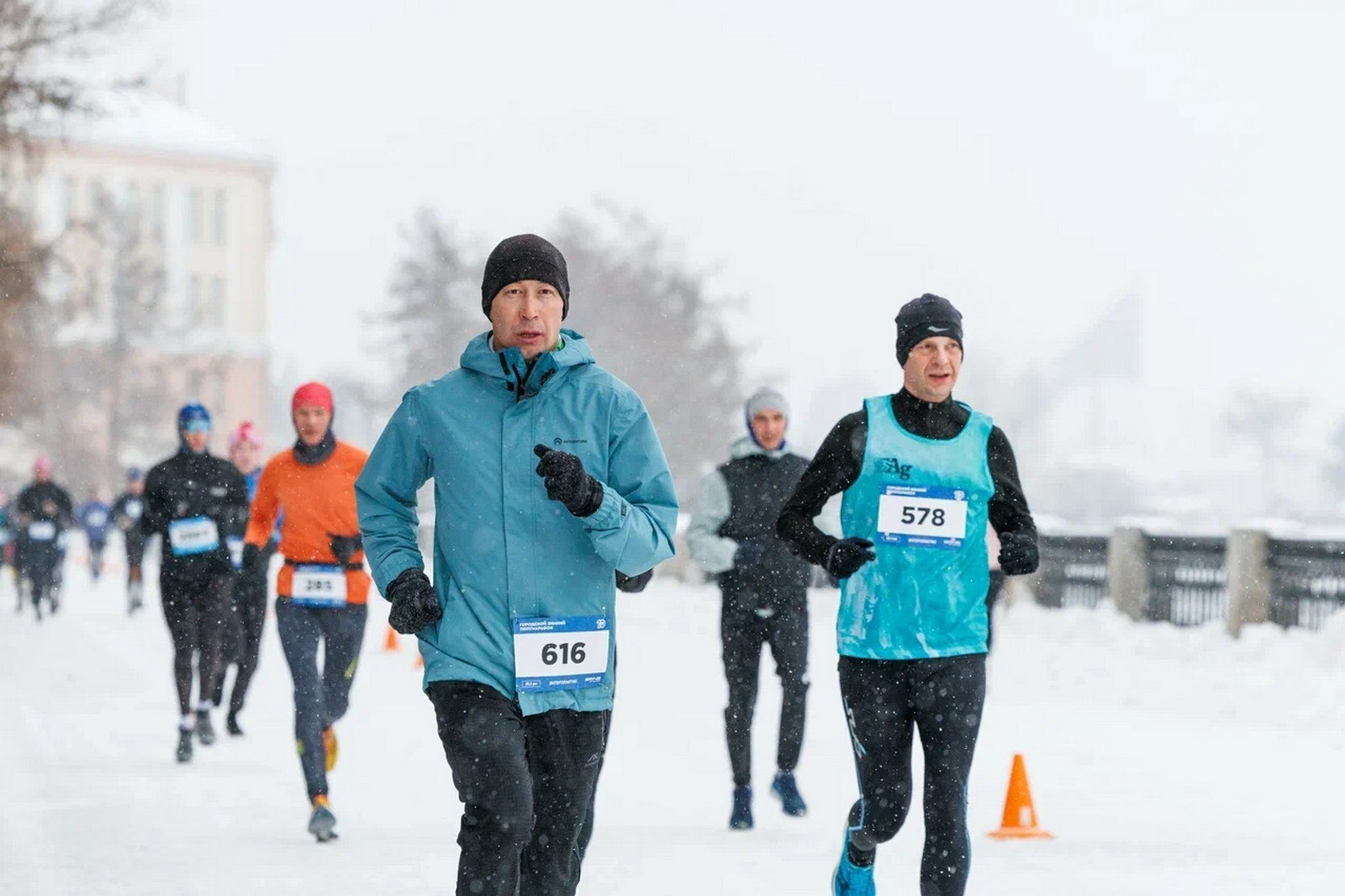 Наши коллеги пробежали зимний полумарафон «Европа-Азия»