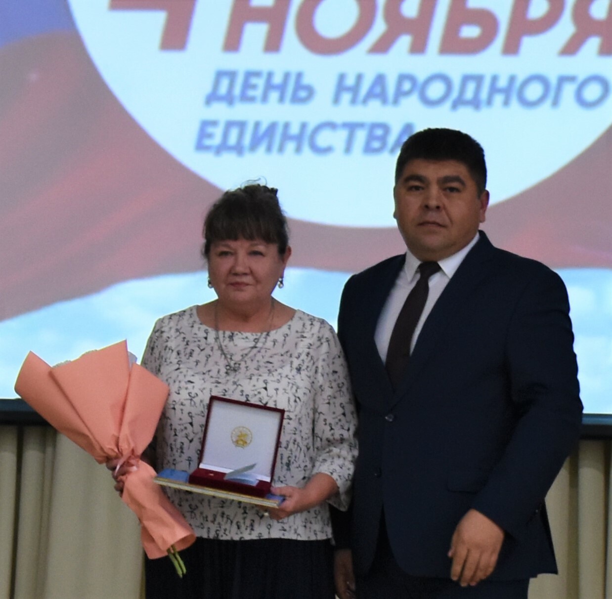 Заслуженные награды вручили хайбуллинцам ко Дню народного единства