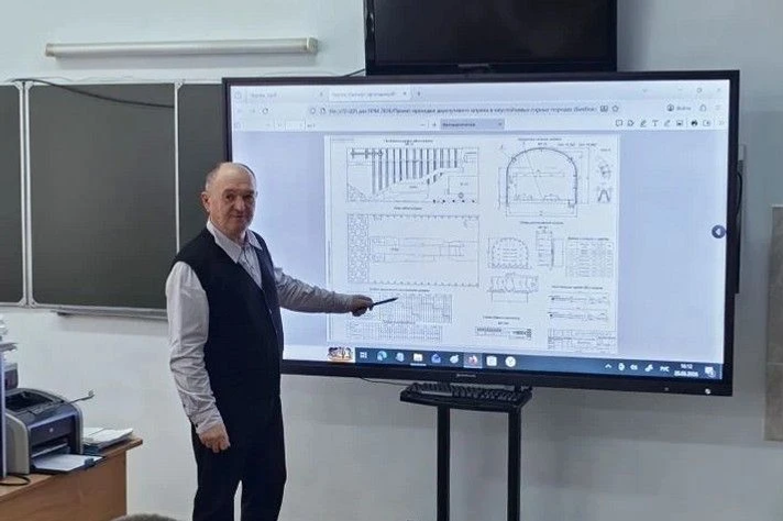 Готовят кадры
