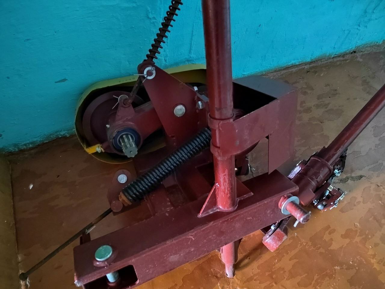 Жители села Федоровка получили долгожданную пожарную бочку