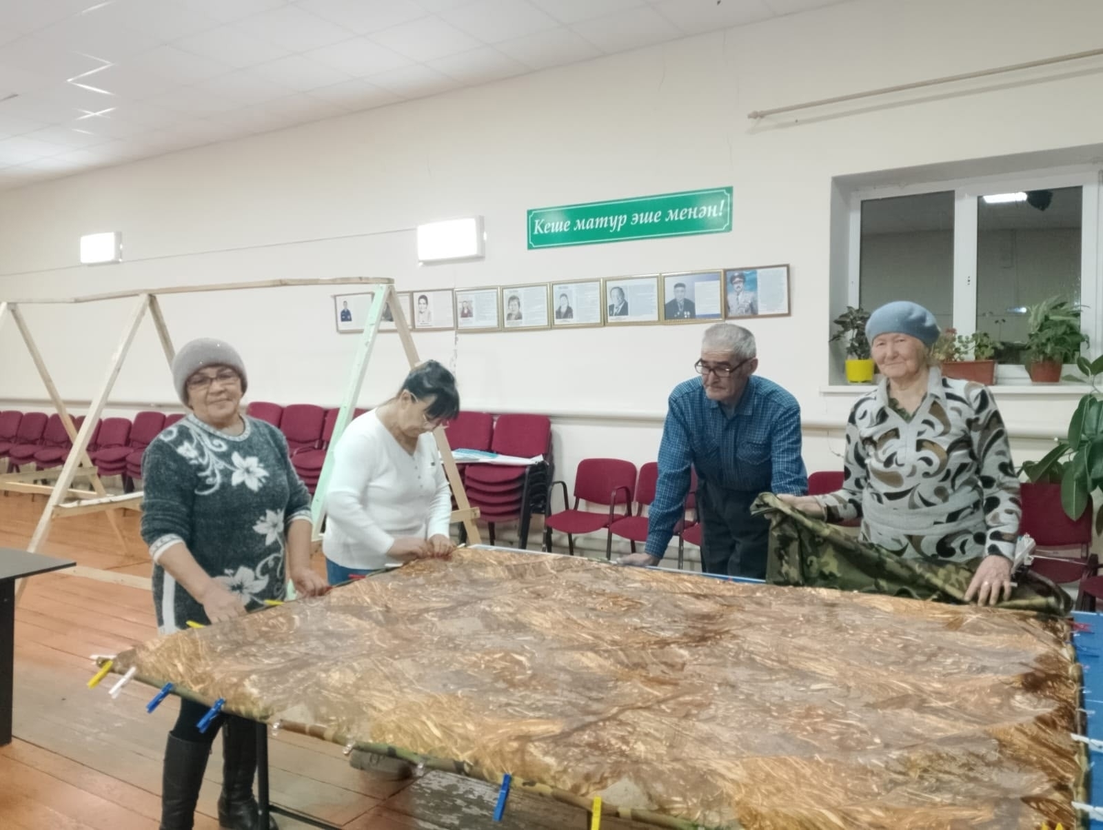 Каждый стежок, сделанный нашими мастерицами, с любовью для бойцов.