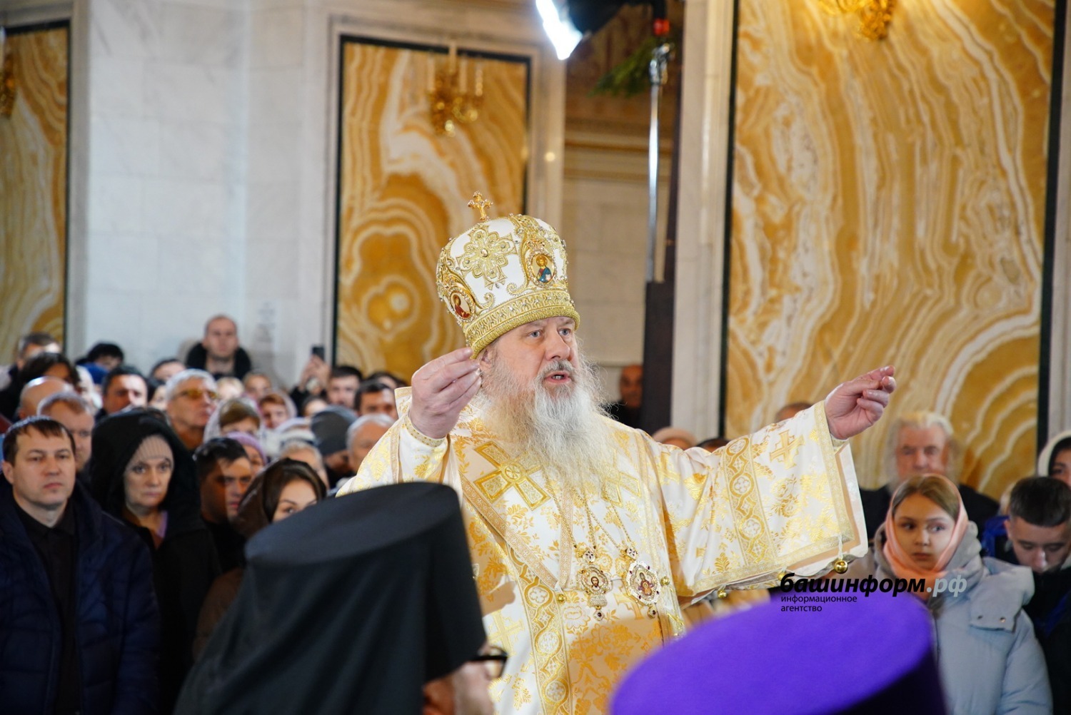 Как в Уфе прошли богослужения в ночь на Рождество – фоторепортаж