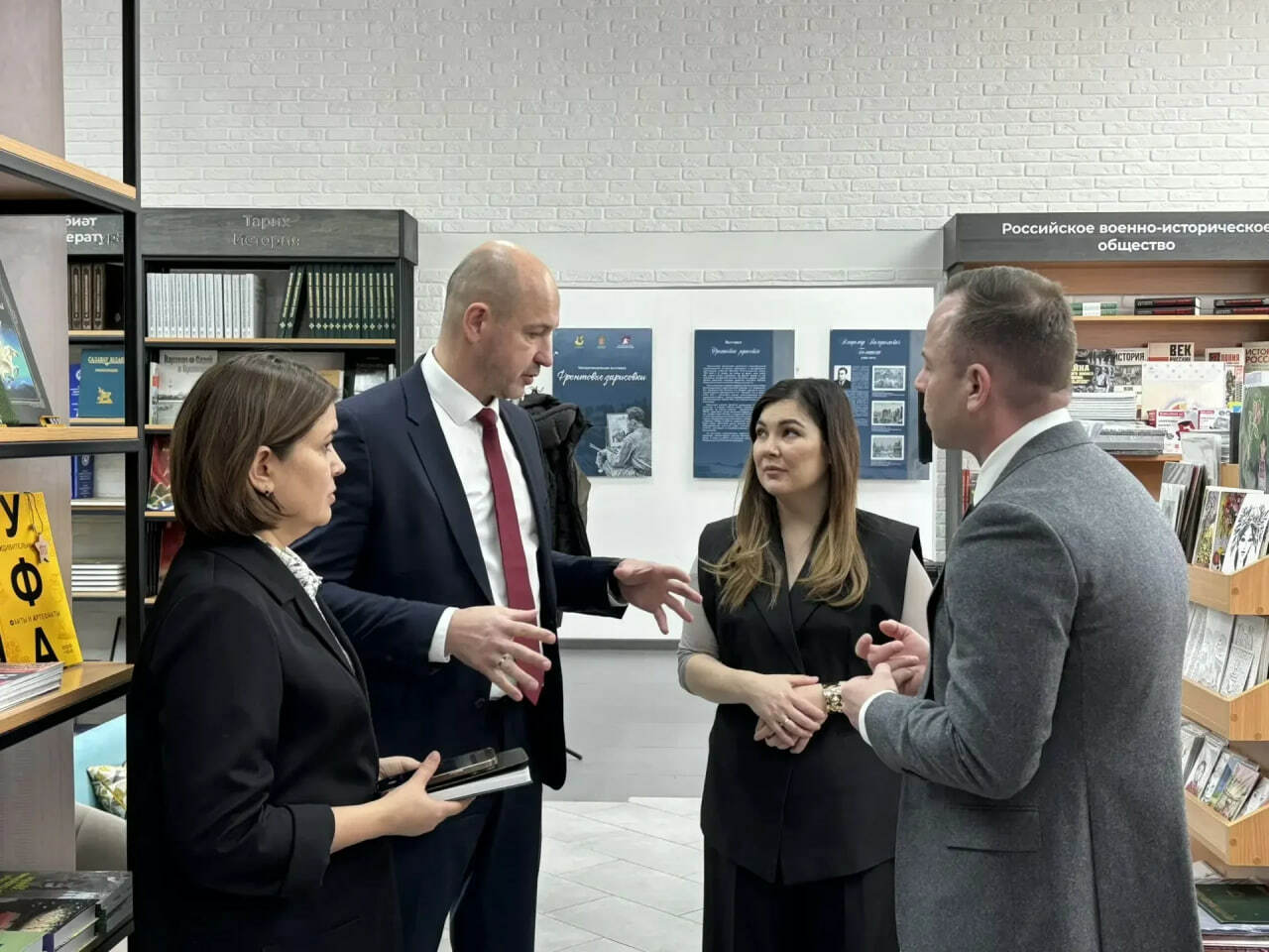 Зампред правительства Челябинской области оценил книги Башкортостана