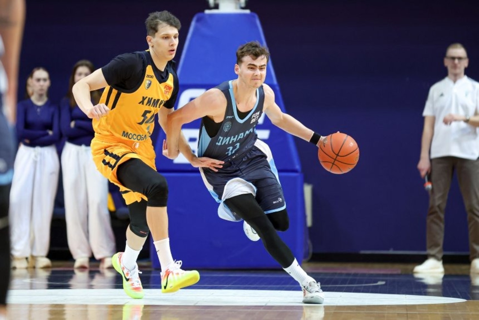 «Динамо» обыграло «Химки» благодаря трехочковому за секунду до конца матча