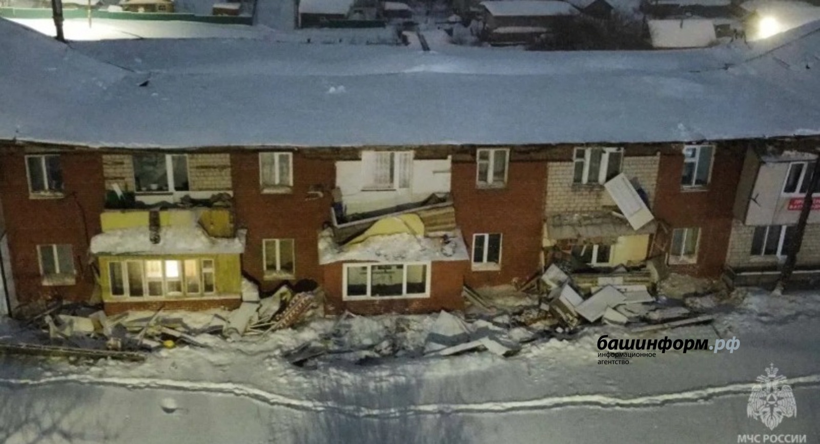 В селе Кушнаренково Башкирии частично обрушилась кровля жилого дома