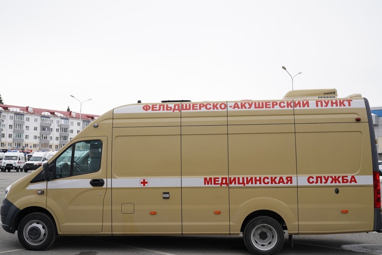 Медучреждениям Башкортостана вручили ключи от новых санитарных автомобилей