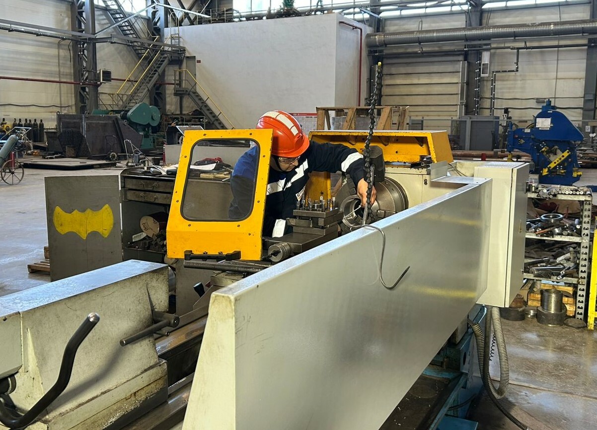 В «Башмеди» определили лучшего токаря