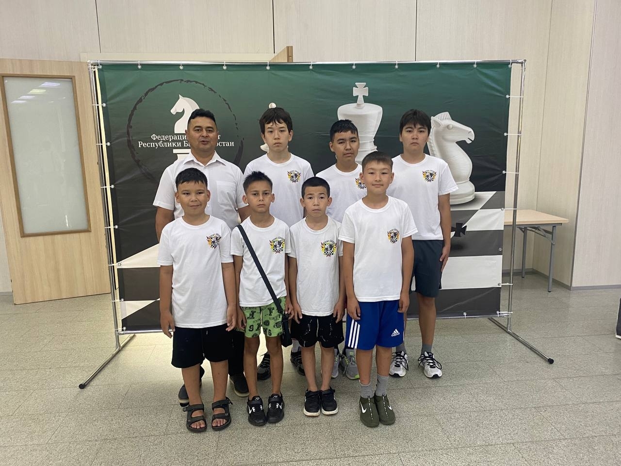 Воспитывает чемпионов, формирует характеры