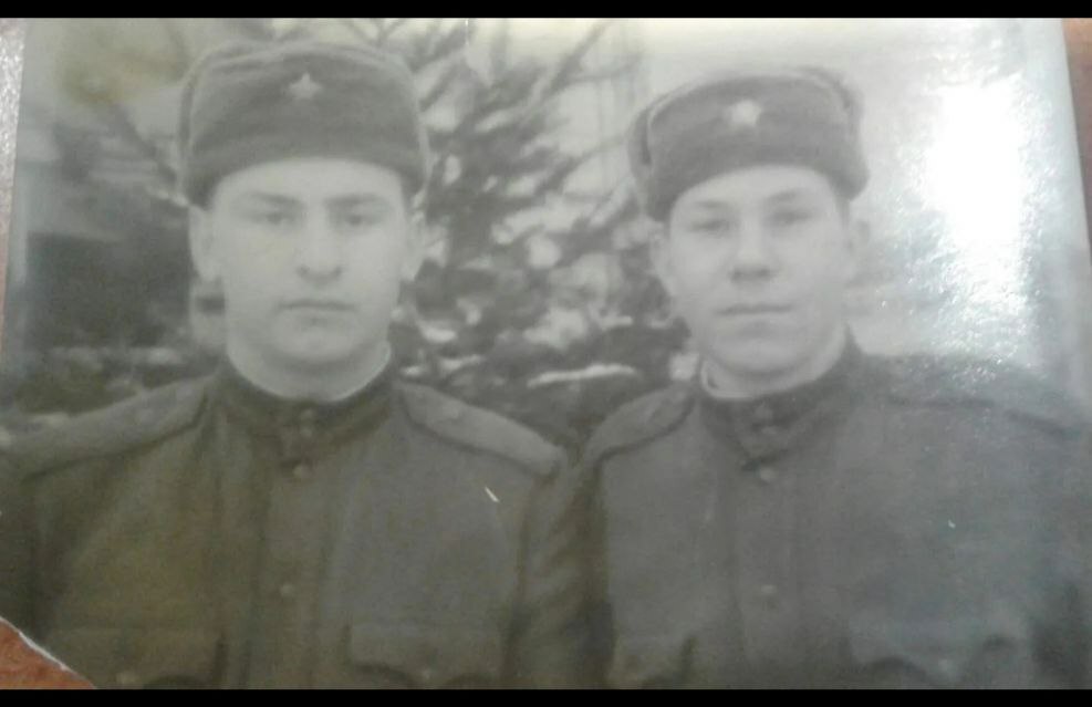 Живая стойкость к лицу солдату