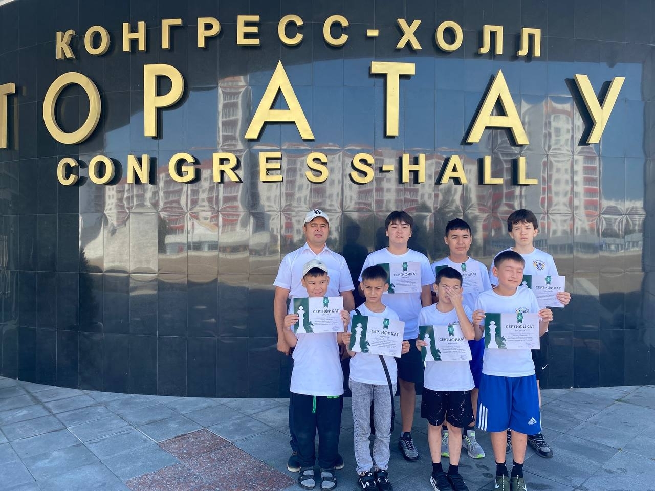 Воспитывает чемпионов, формирует характеры