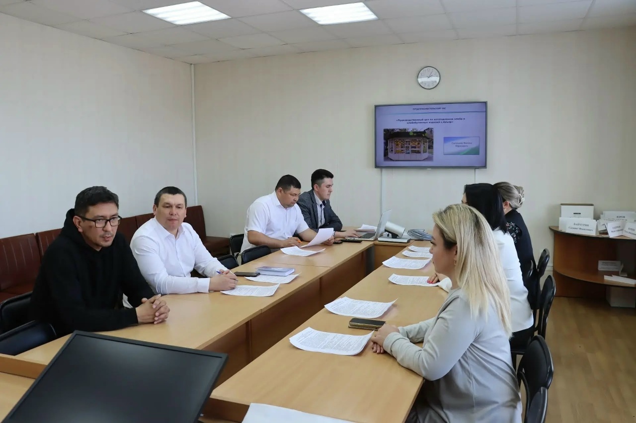 Спорт, выпечка и поддержка: о чем говорили на «Предпринимательском часе»