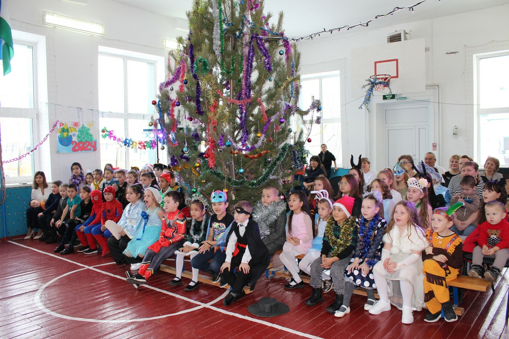 В канун новогодних праздников «Башкирская медь» устроила сюрпризы ребятишкам Хайбуллинского района