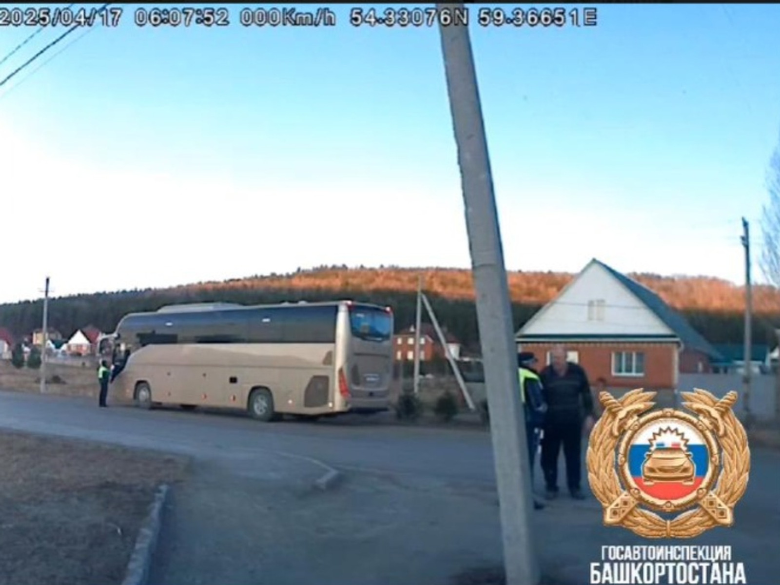 В Башкирии инспекторы ДПС задержали пьяного водителя вахтового автобуса