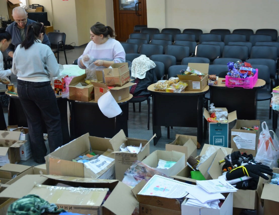 Новогодние подарки бойцам