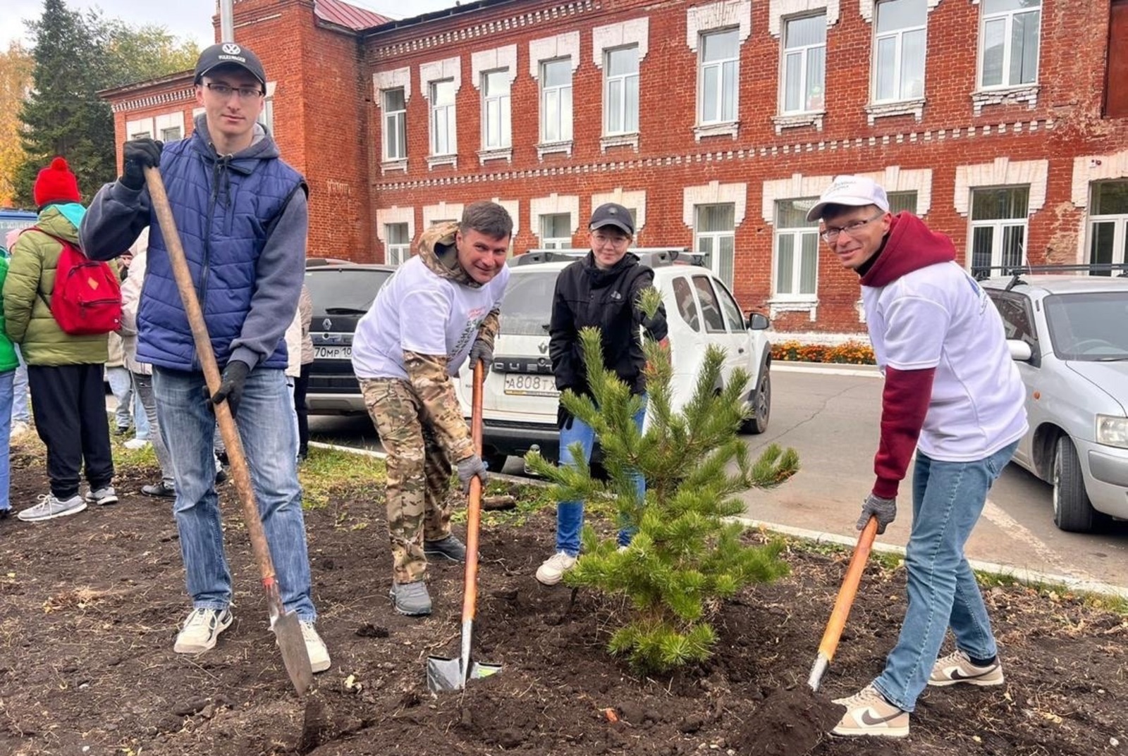 В рамках акции «Зеленая Башкирия» появилось более тысячи тематических аллей