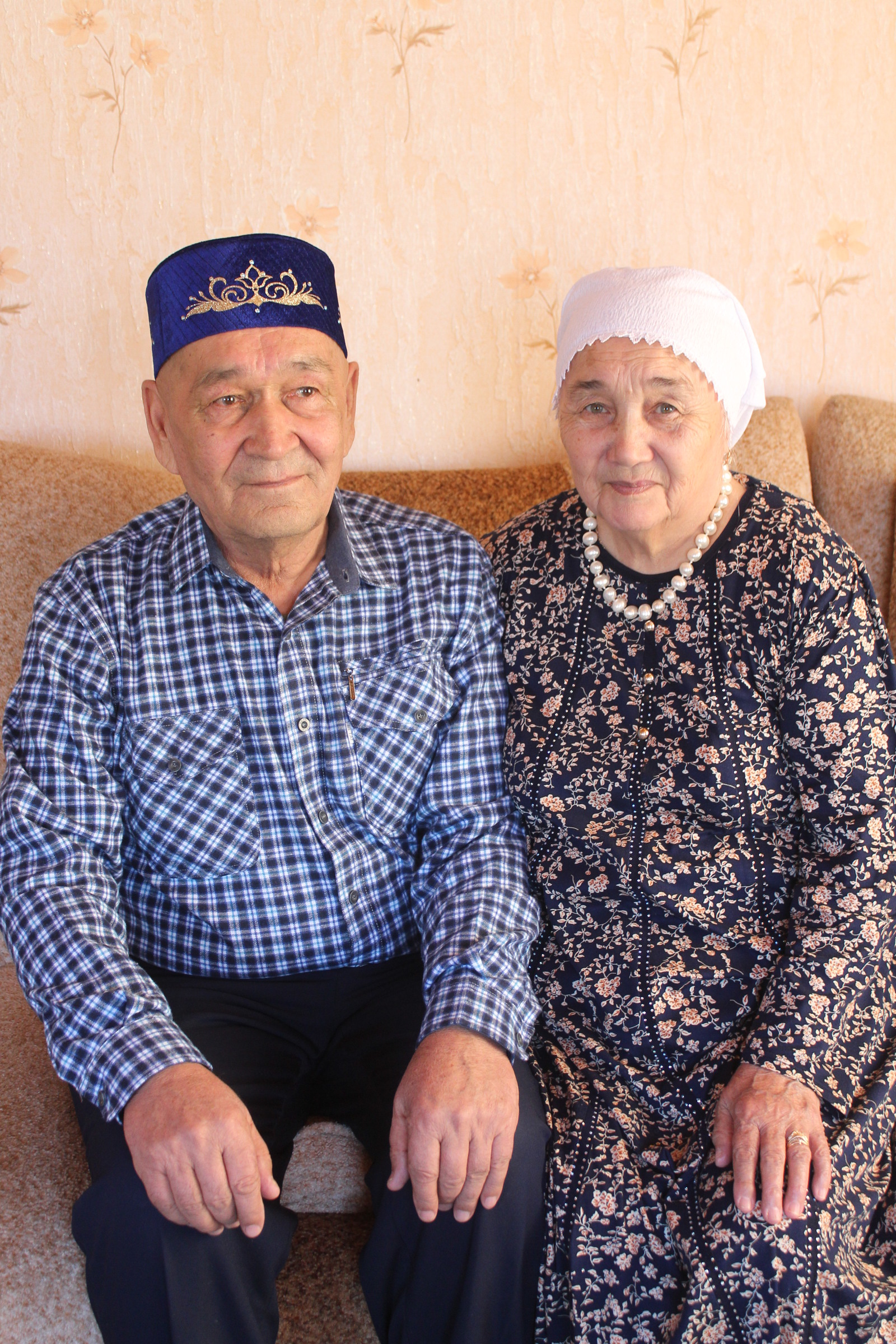 Отличники образования Суюндук и Гульсира Аслаевы из Хайбуллинского района более полувека вместе шагают по жизни