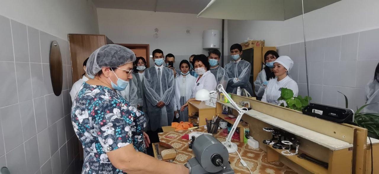 В Акъярской ЦРБ прошли занятия по профориентации для учеников старших классов школ района «Я бы в медики пошел»