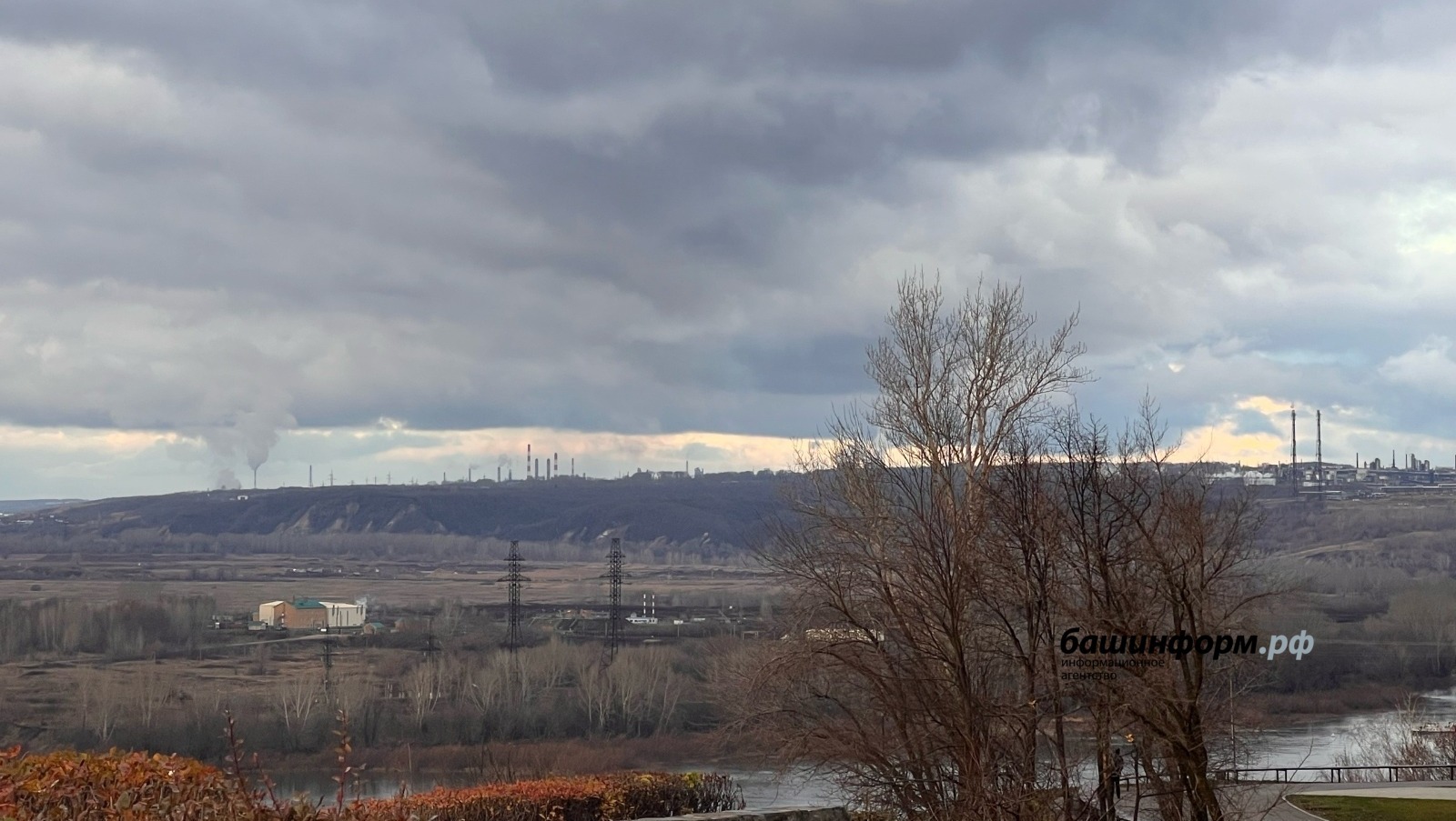 Жителей Башкирии предупредили о тумане и гололедице