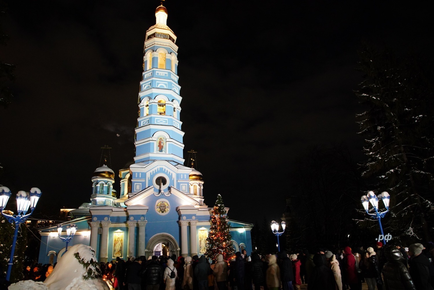 Как в Уфе прошли богослужения в ночь на Рождество – фоторепортаж