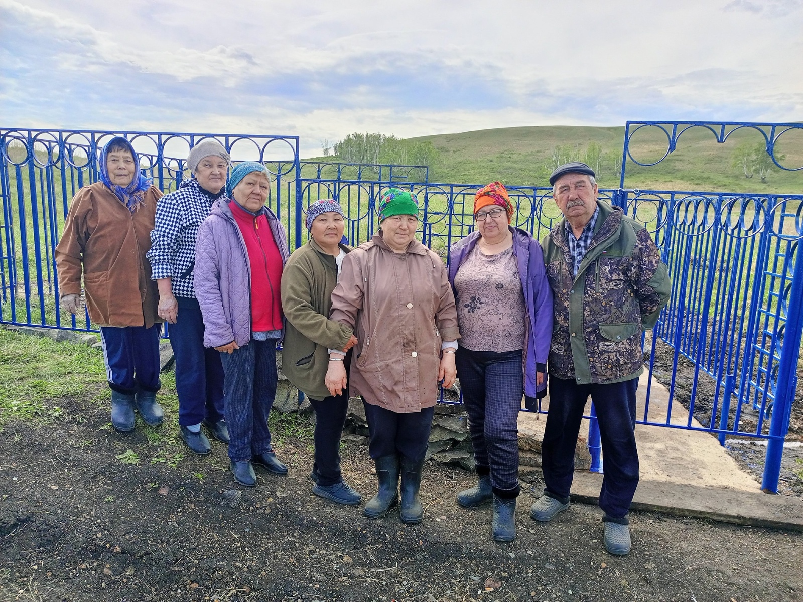 Жители села Уфимский  своими силами облагородили старинный родник