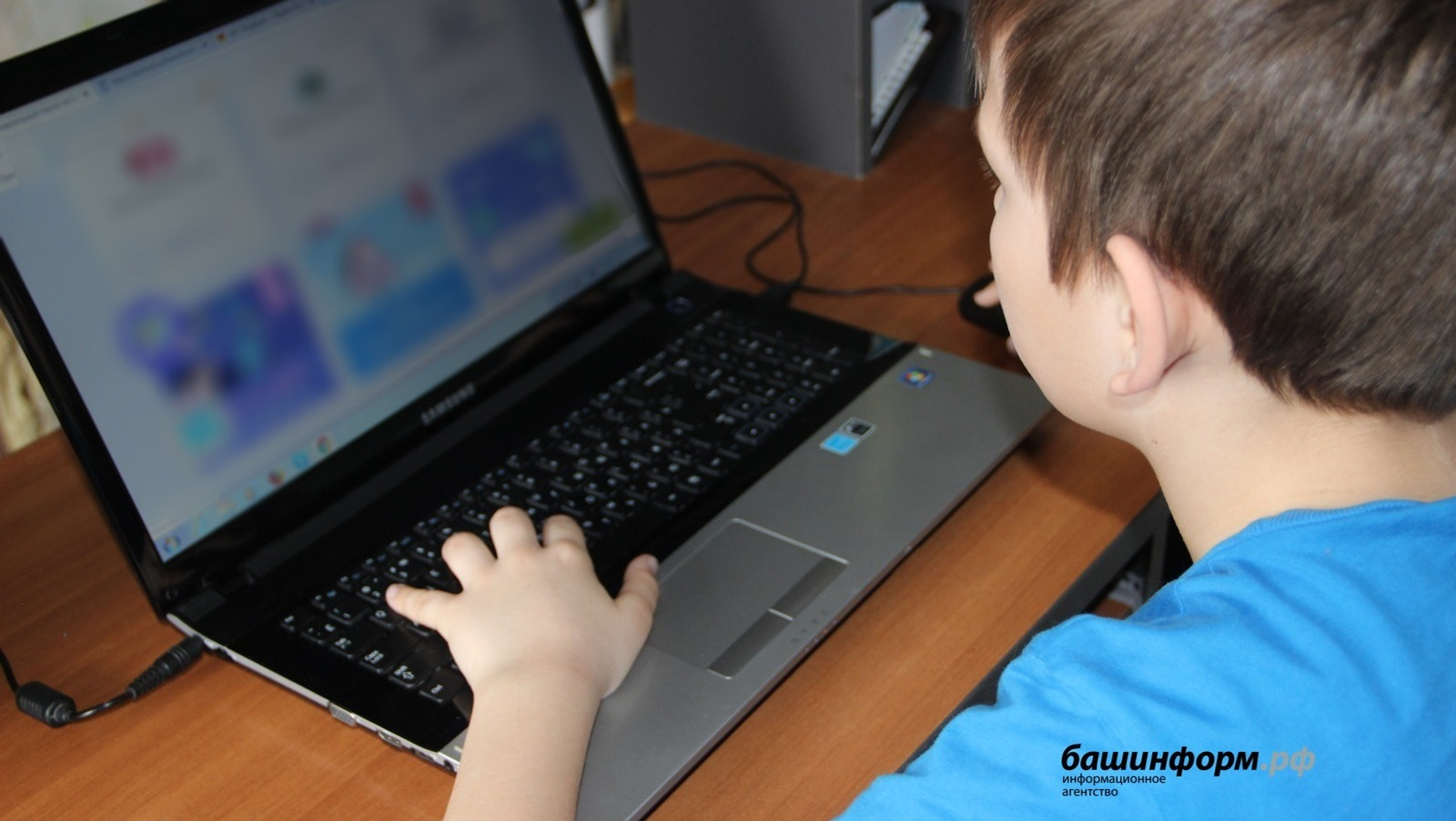 Подросткам до 18 лет запретят открывать счета в банках