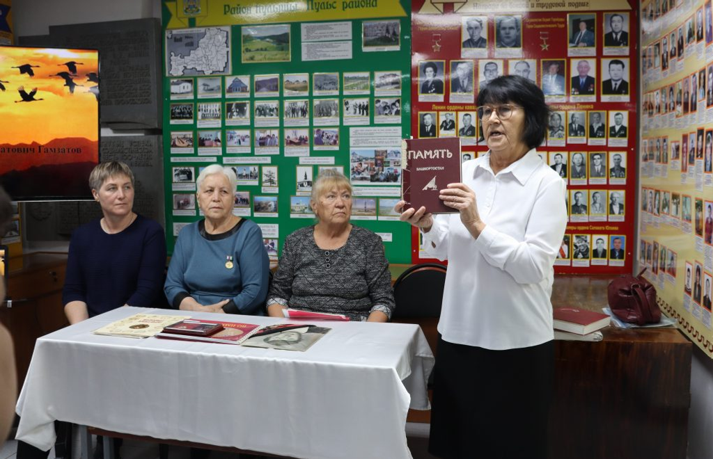 Журавлями белыми пролетая в небе…