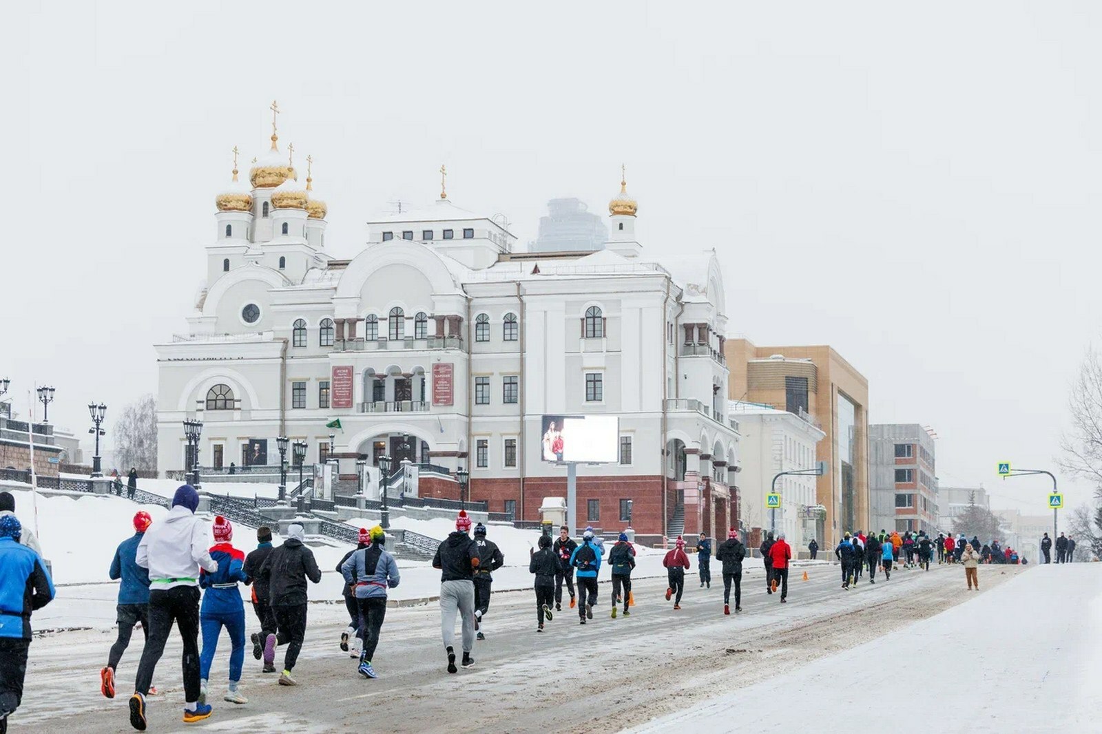 Наши коллеги пробежали зимний полумарафон «Европа-Азия»