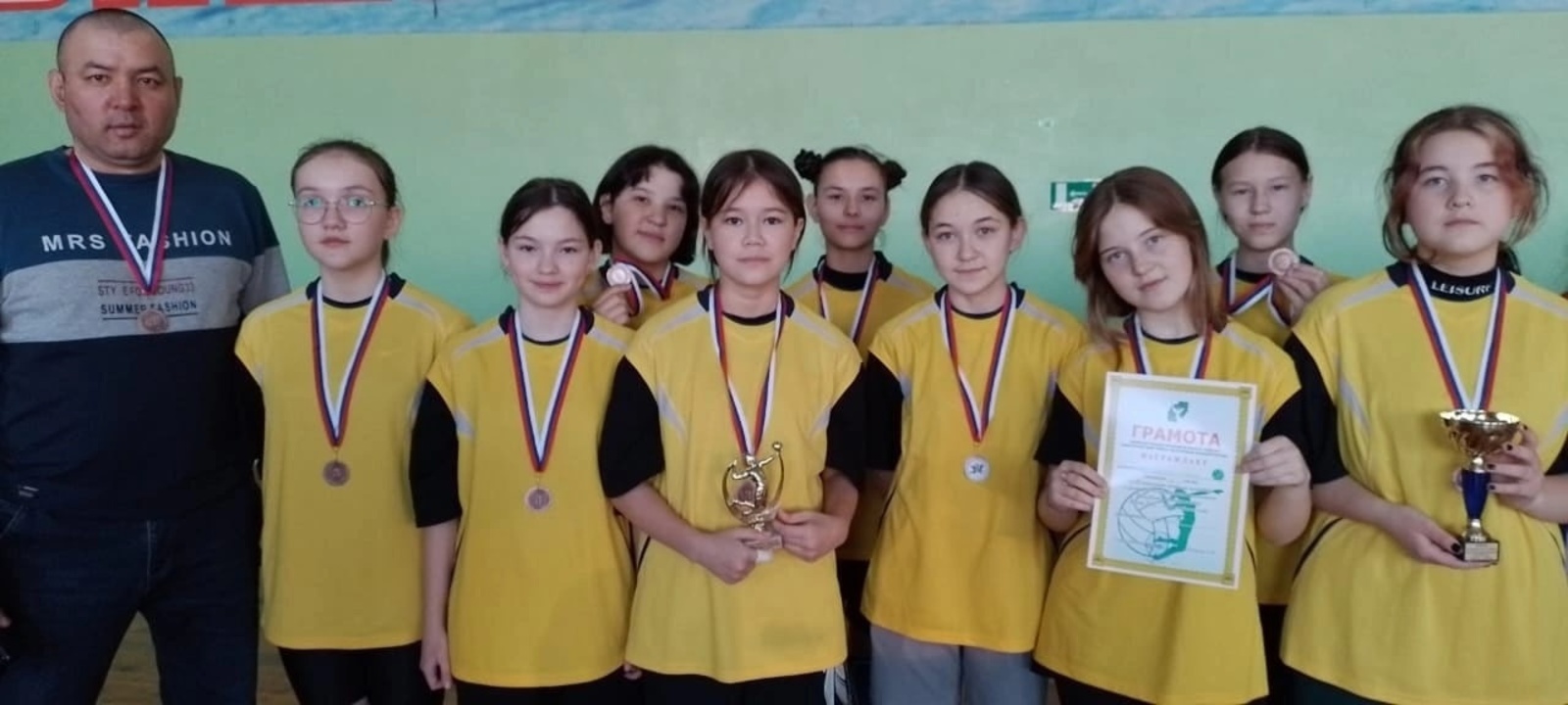 Команда волейболисток школы №2 с.Акъяр стала призером зонально-республиканских соревнований