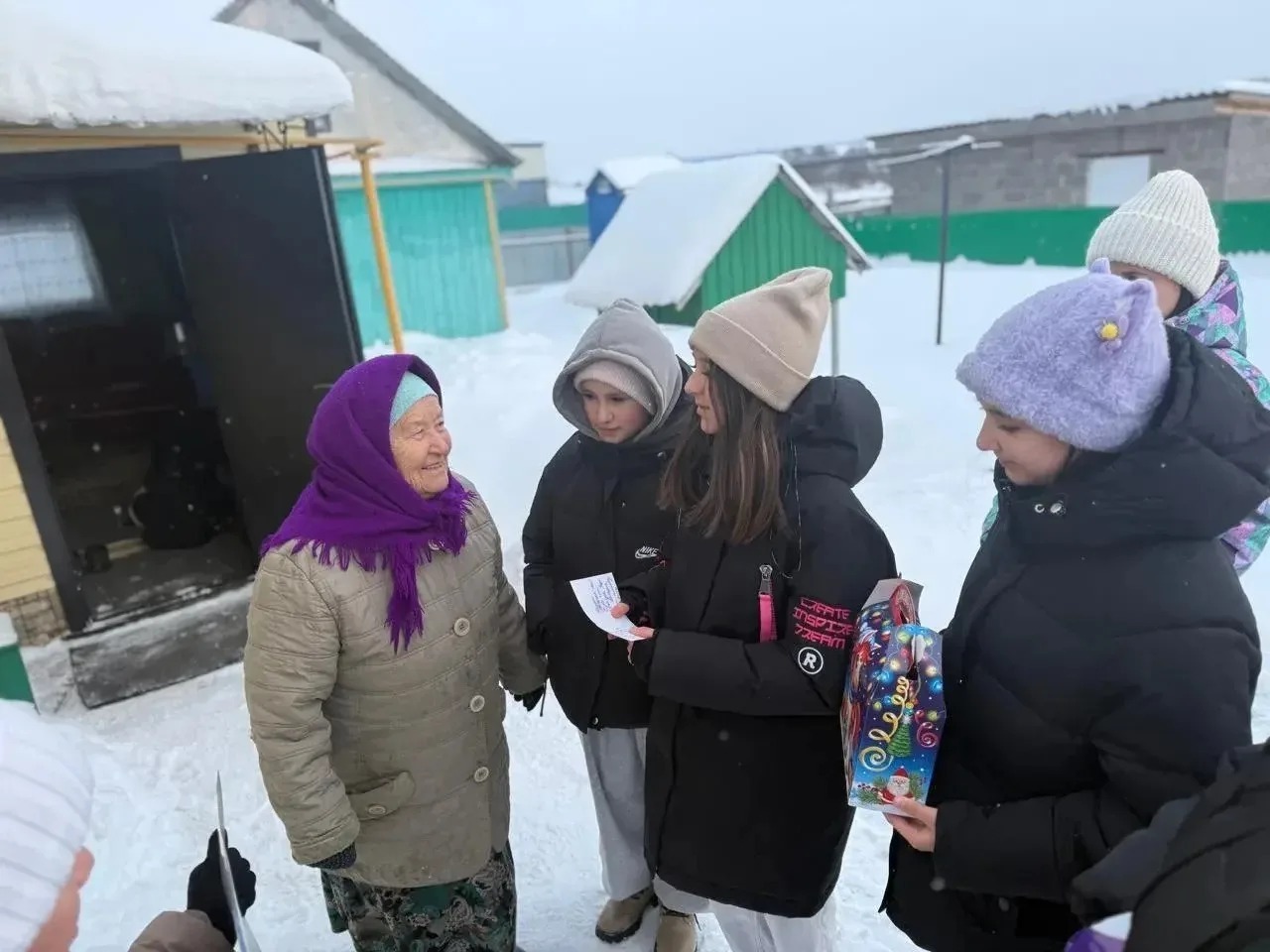 Радий Хабиров поблагодарил волонтёров Башкирии за помощь СВО