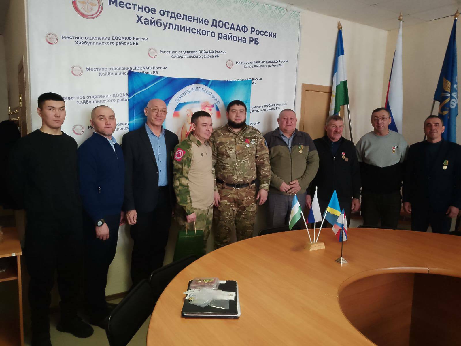 Боец вернулся, чтобы строить и помогать