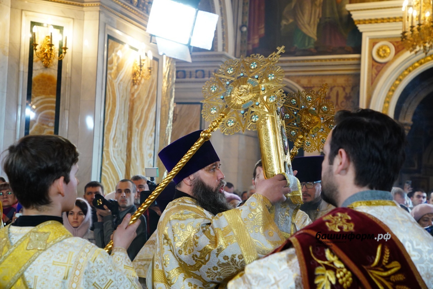 Как в Уфе прошли богослужения в ночь на Рождество – фоторепортаж