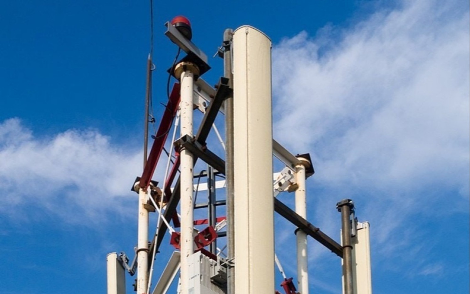 В 16 регионах России ограничили мобильный интернет