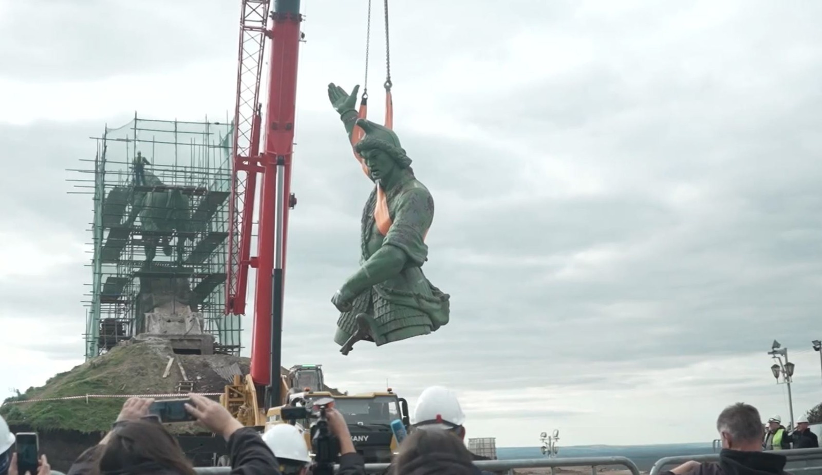 В Уфе с памятника Салавату сняли туловище всадника