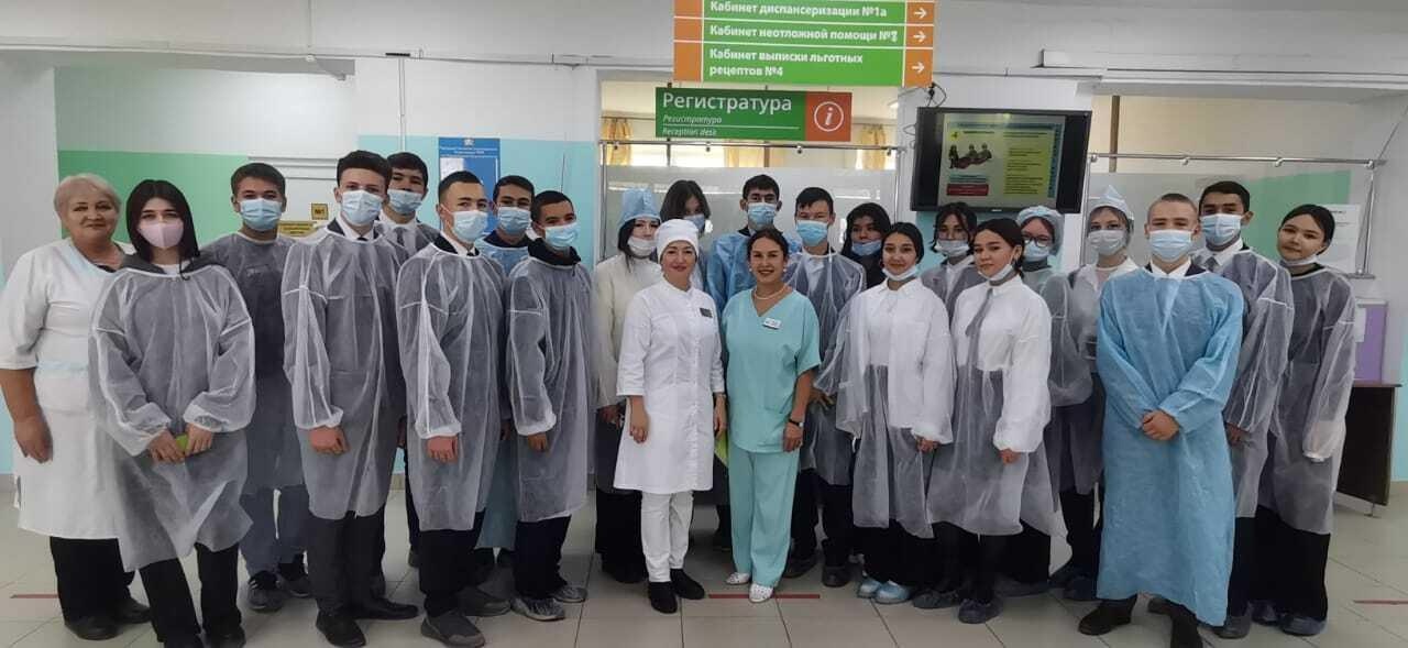 В Акъярской ЦРБ прошли занятия по профориентации для учеников старших классов школ района «Я бы в медики пошел»