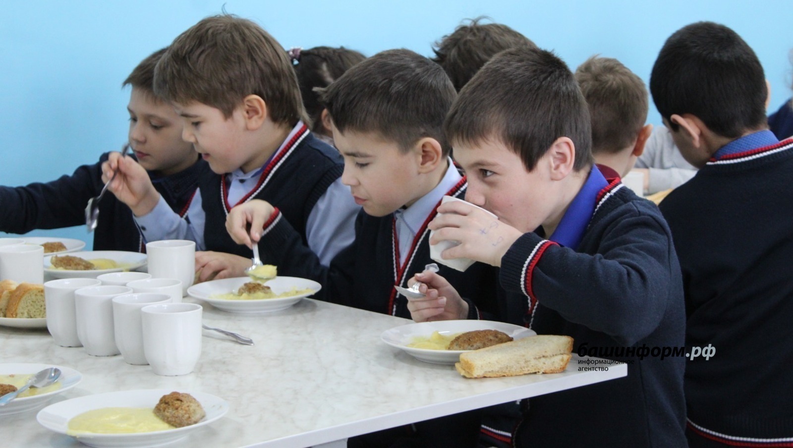 Врач рассказала, нужно ли считать суточный калораж детям