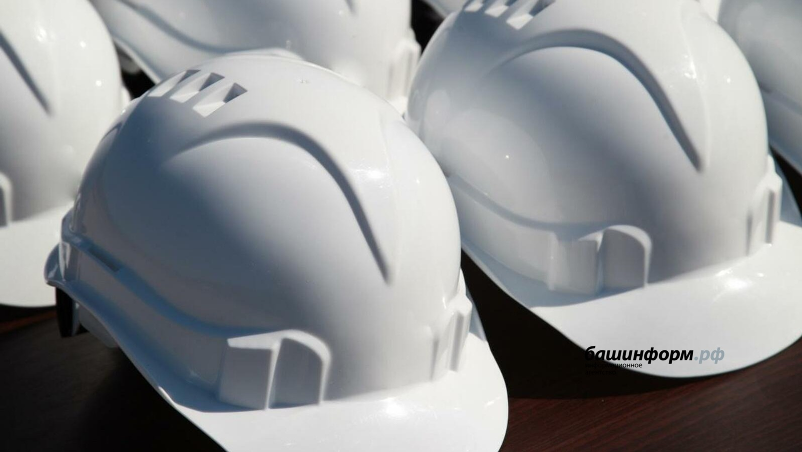 В Башкирии на предприятии слесаря-ремонтника зажало станком