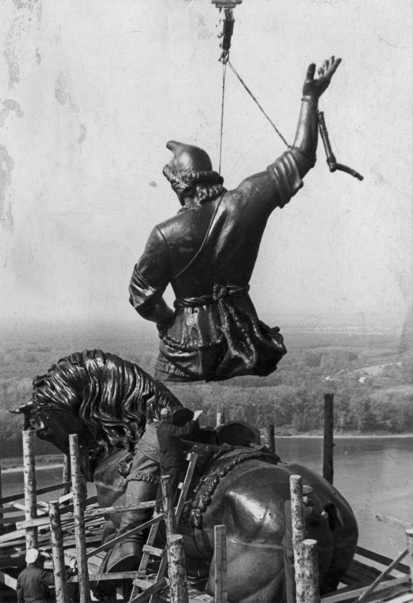 Интересные факты о том, как устанавливали памятник Салавату Юлаеву в Уфе