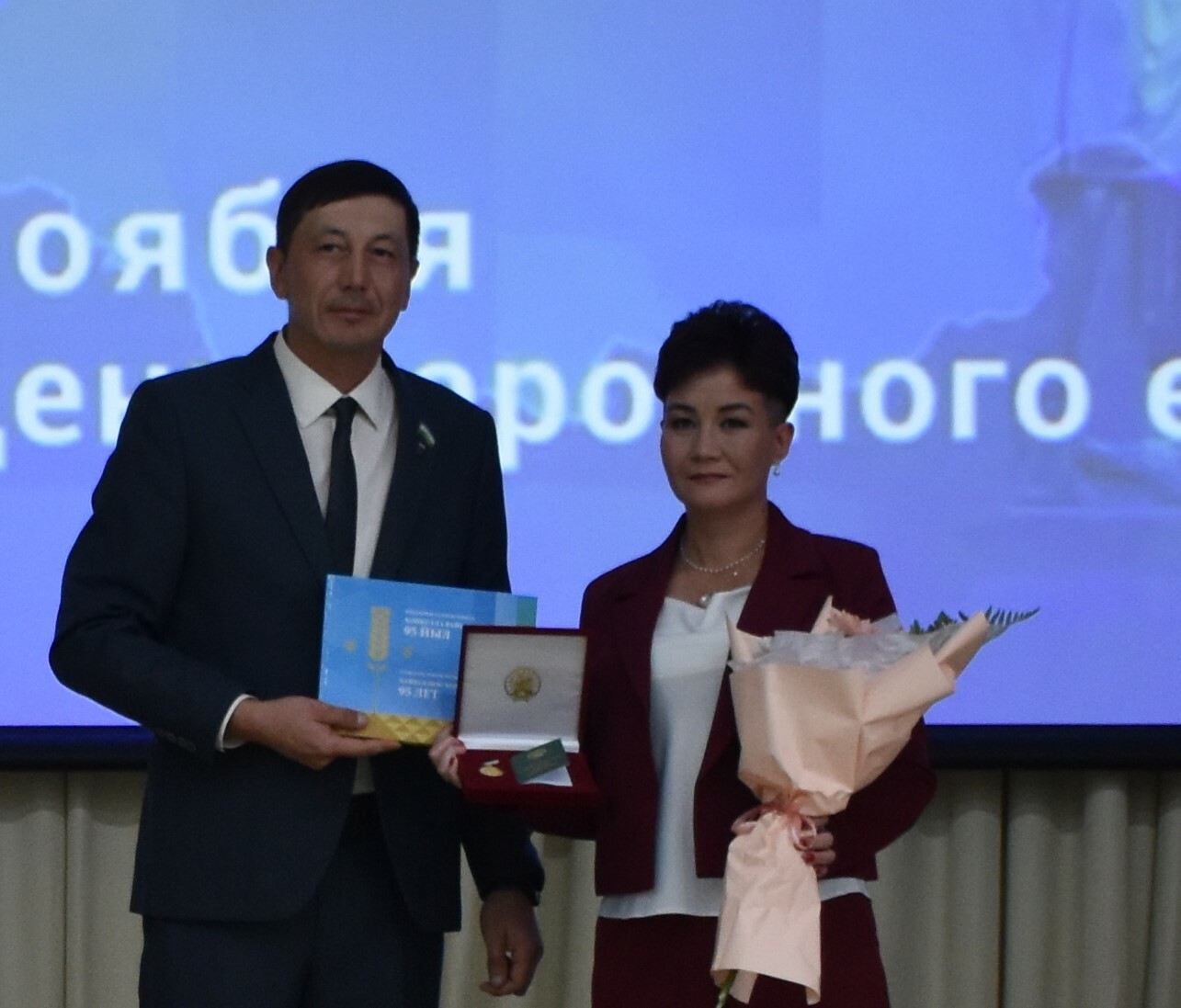 Заслуженные награды вручили хайбуллинцам ко Дню народного единства