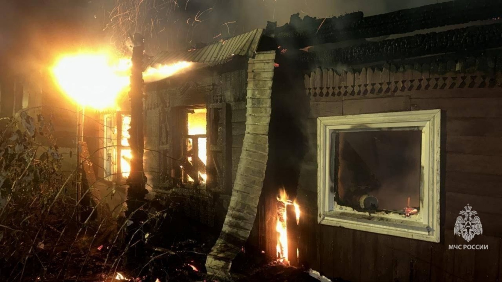 В Башкирии многодетная семья осталась без дома