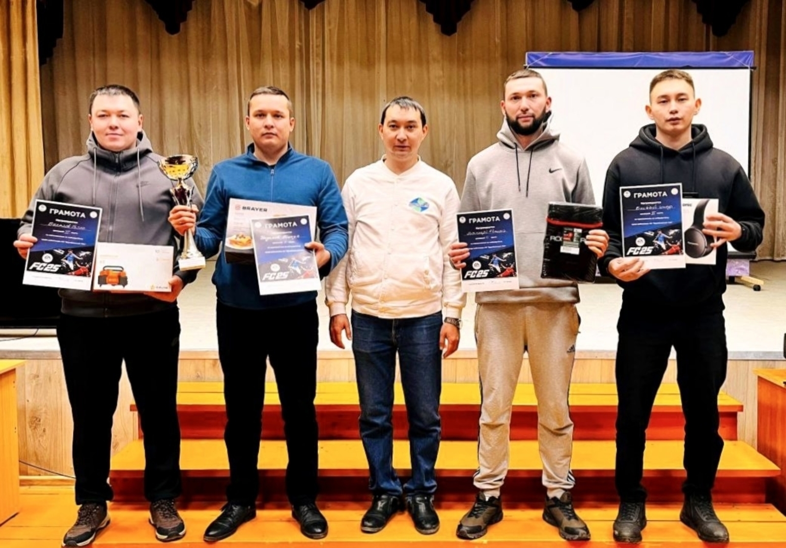 На Бурибаевском ГОКе прошёл первый кибертурнир по футболу