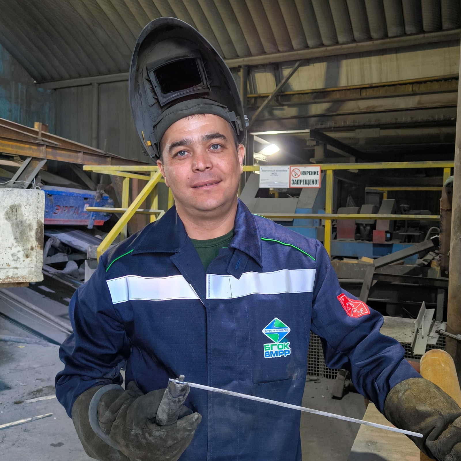 На счету электрогазосварщика Радмира Багишаева более 300 км сварных швов