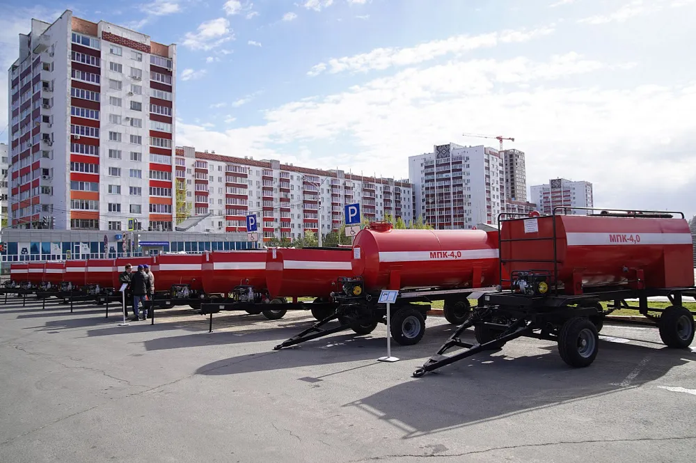 Пожарные Башкирии в профессиональный праздник получили новую технику