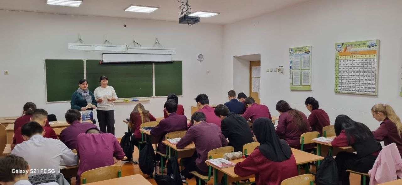 Хайбуллинские школьники пишут весточки солдатам на передовой