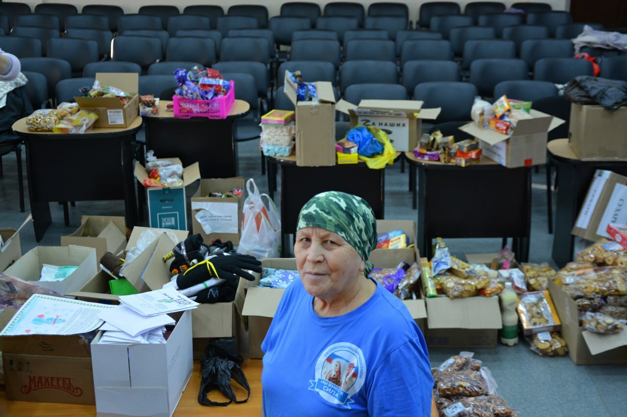 Новогодние подарки бойцам