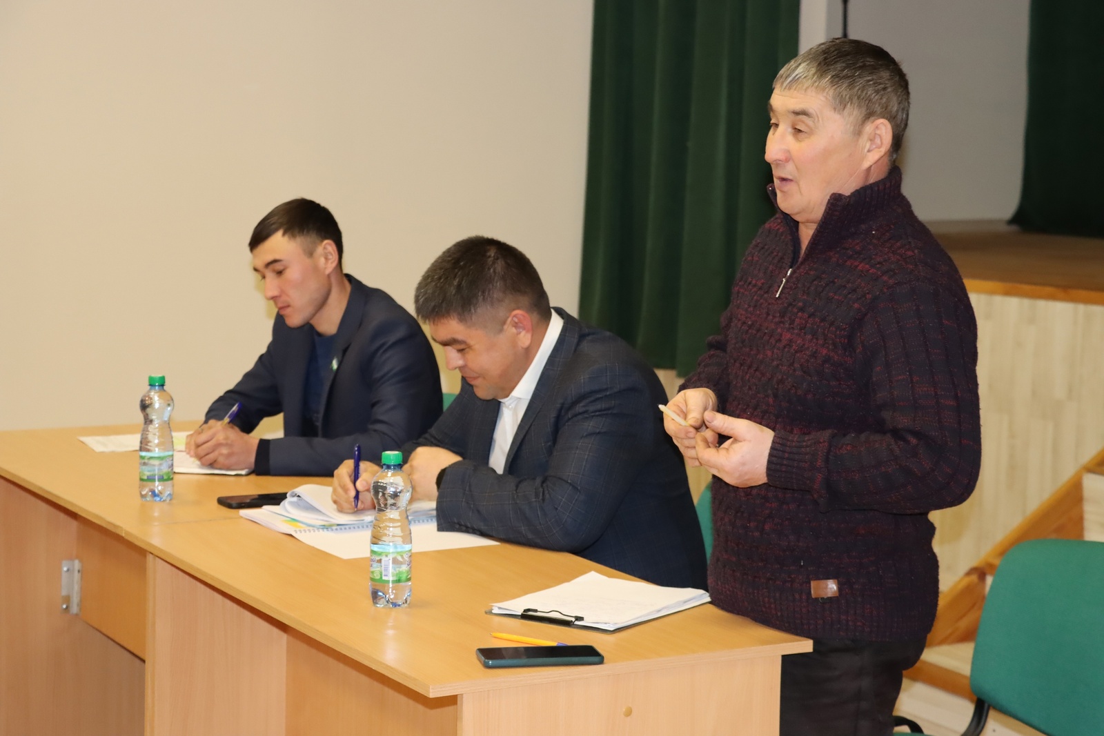 Глава администрации муниципального района Рустам Шарипов продолжает активно встречаться с населением