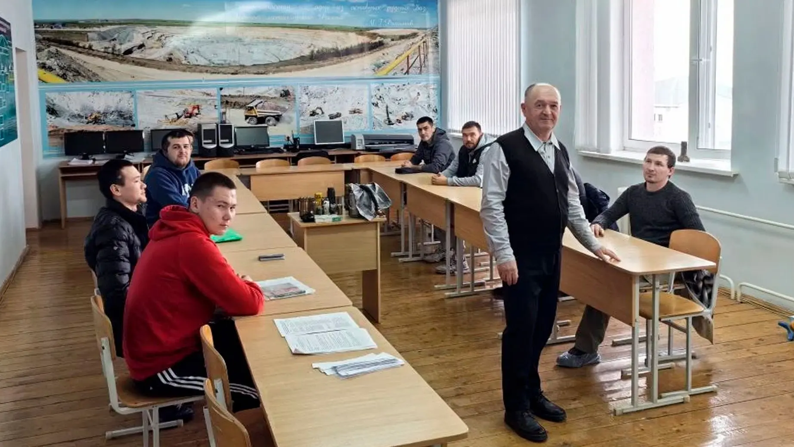 Готовят кадры