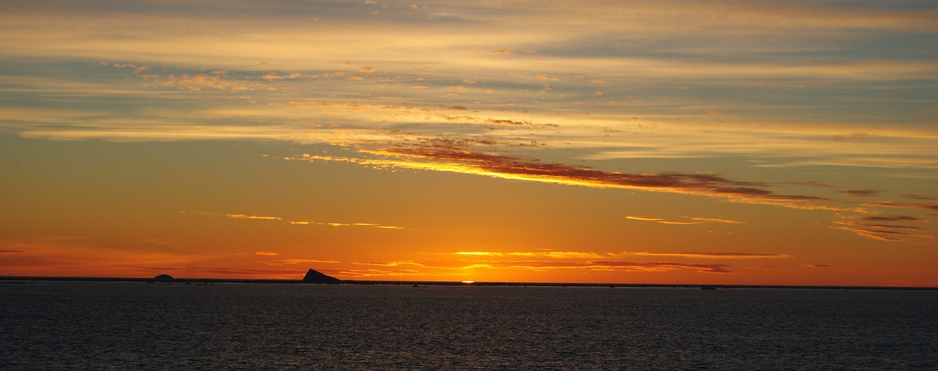 Океан, небо и Она…