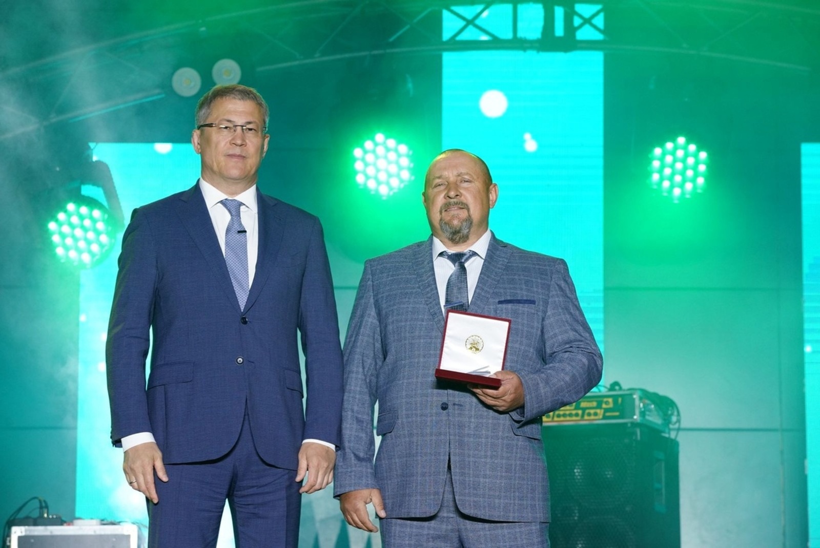 Индивидуальному предпринимателю из села Бурибай Сергею Туленкову присвоено почетное звание "Заслуженный предприниматель РБ".