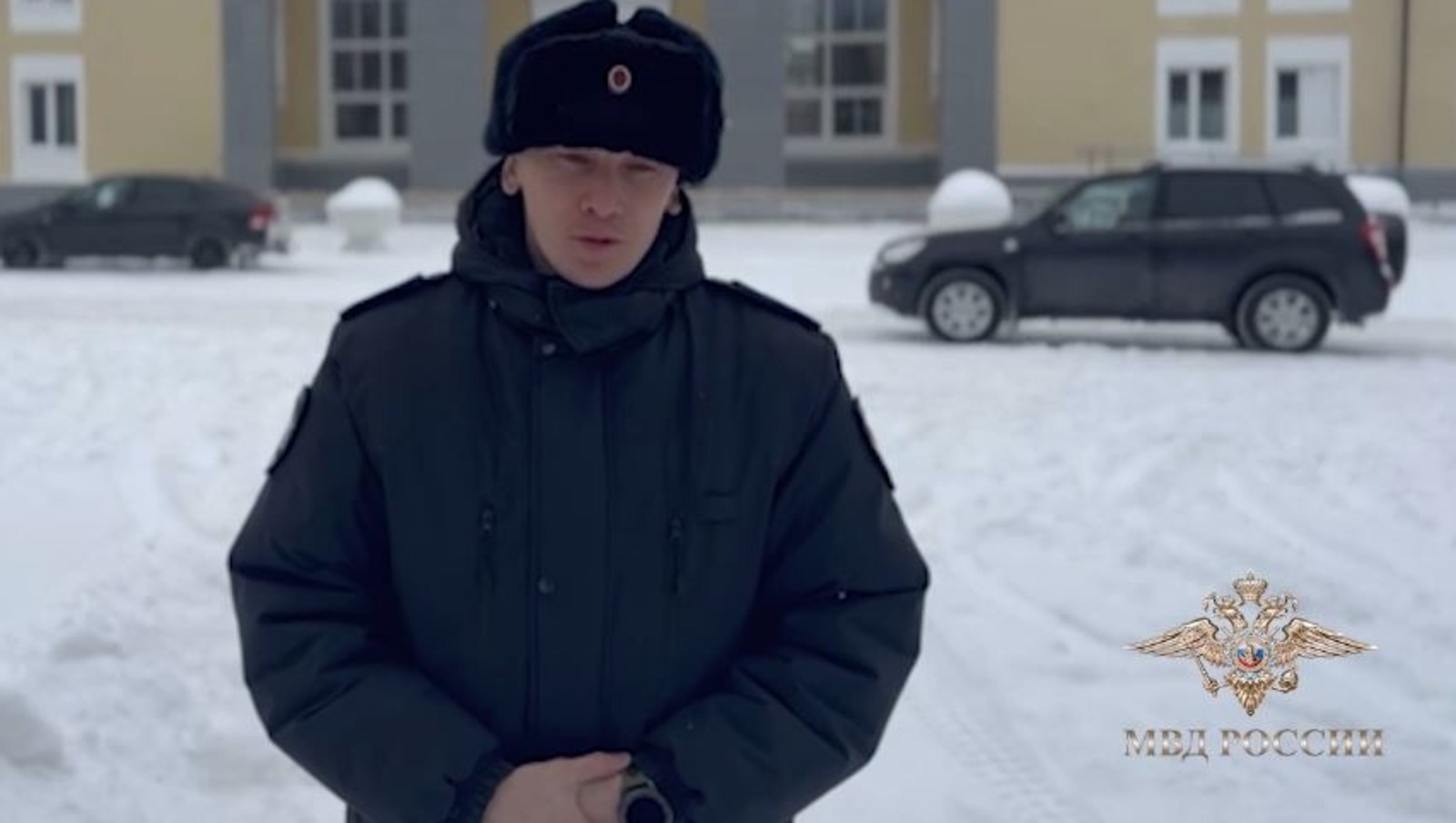 В Башкирии полицейский помог потерявшейся девочке вернуться домой