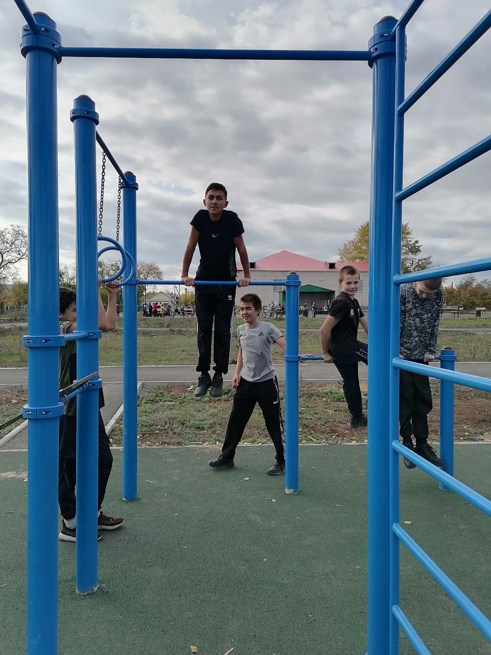 Спортивный праздник настроил жителей села Уфимский на здоровый лад